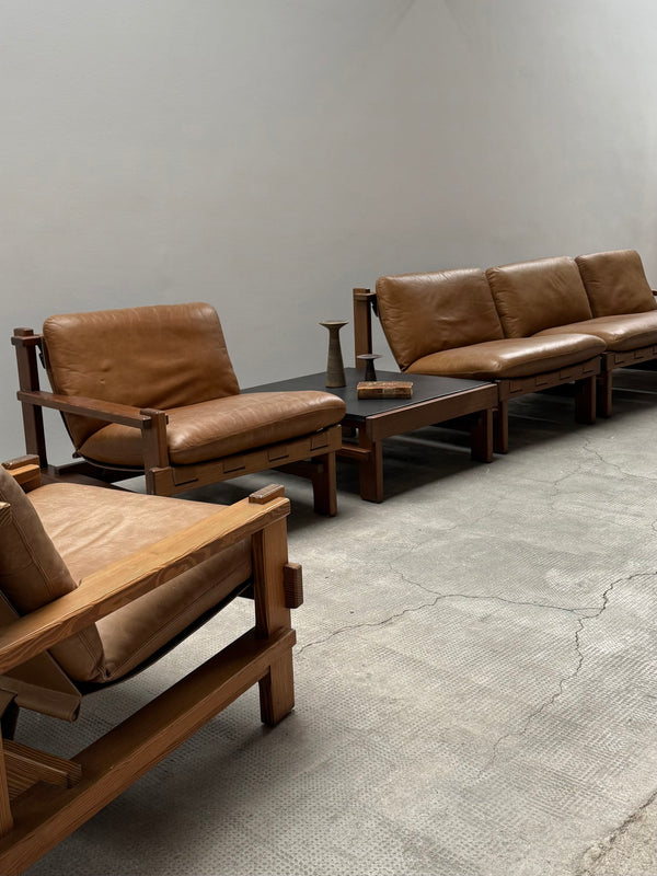 CARL STRAUB MODULAR SEATING GROUP ARMCHAIR COFFEE TABLE IM SOLID PINE WOOD, COGNAC LEATHER, GERMANY 1960s