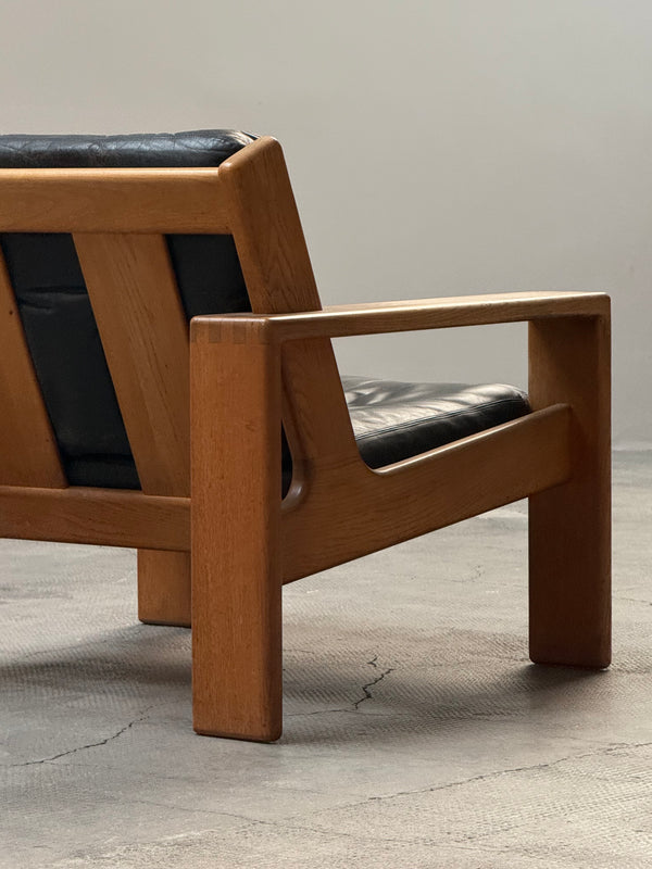 ESKO PAJAMIES FOR ASKO „BONANZA“ ARMCHAIR OAK LEATHER, FINLAND 1970s