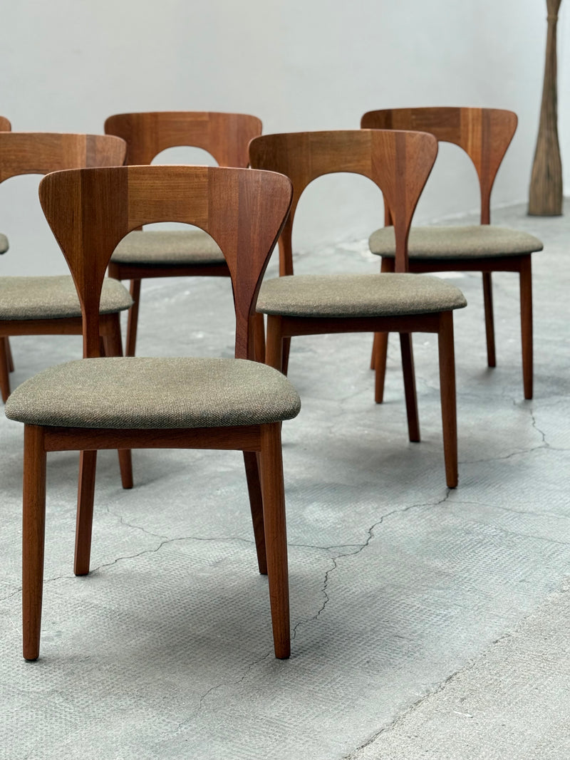 SET OF 6 NIELS KOEFOED FOR KOEFOED HORNSLET „PETER“ TEAK WOOD DINING CHAIRS, DENMARK 1950s