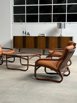 IKEA „BADEN“ BAMBOO COGNAC LEATHER SEATING GROUP 2 ARMCHAIRS, SOFA & COFFEE TABLE, SWEDEN 1970s