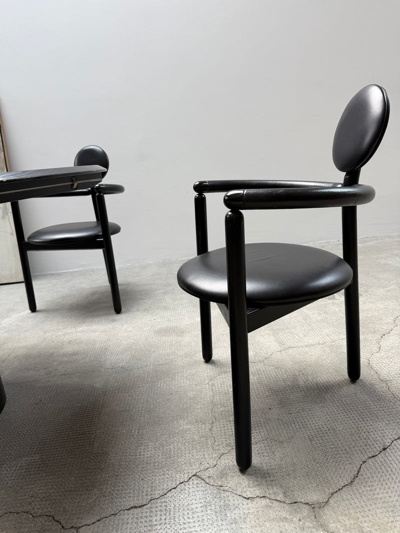 VICO MAGISTRETTI „PAN“ 4 LEATHER DINING CHAIRS & ERWIN NAGEL „QUADRONDO“ DINING TABLE ASH WOOD, 1980s