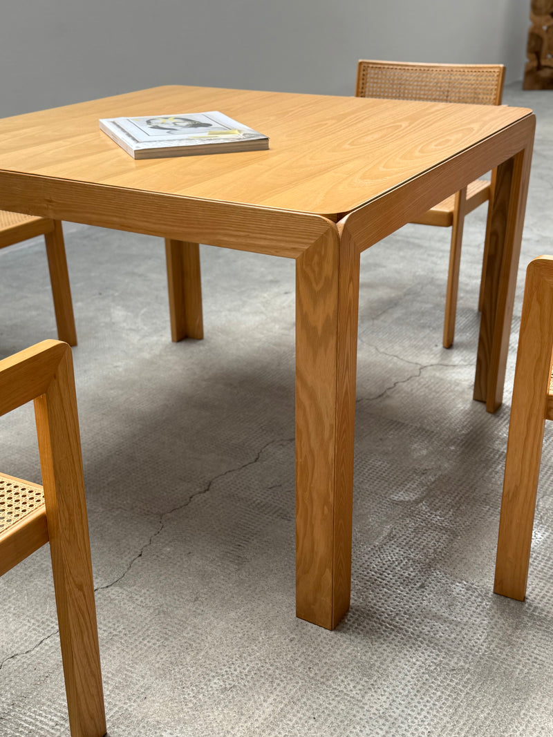 DERK JAN DE VRIES FOR MAISA DE SEVESO DINING TABLE & 4 CHAIRS SET ASH WOOD RATTAN, ITALY 1970S