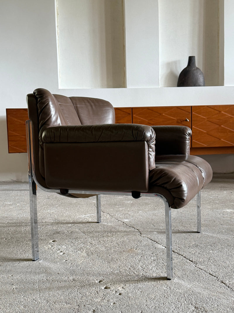 SET OF 2 GIRSBERGER EUROCHAIR ARMCHAIRS BROWN LEATHER CHROMED STEEL & COFFEE TABLE, GERMANY 1970s
