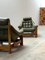 SET OF 2 GRAFTON EVEREST ARMCHAIRS OAK & GREEN LEATHER, SOUTH AFRICA 1970s