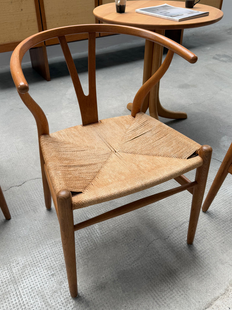 HANS WEGNER FOR CARL HANSEN & SONS „CH24“ WISHBONE CHAIRS OAK PAPERCORD EARLY EDITION, DENMARK 1950S