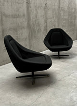 EXTRAORDINARY SEATING GROUP 2x SWIVEL CHAIR & 2-SEATER SOFA BLACK WOVEN FABRIC, 1960s