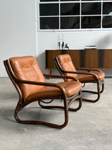 IKEA „BADEN“ BAMBOO COGNAC LEATHER SEATING GROUP 2 ARMCHAIRS, SOFA & COFFEE TABLE, SWEDEN 1970s