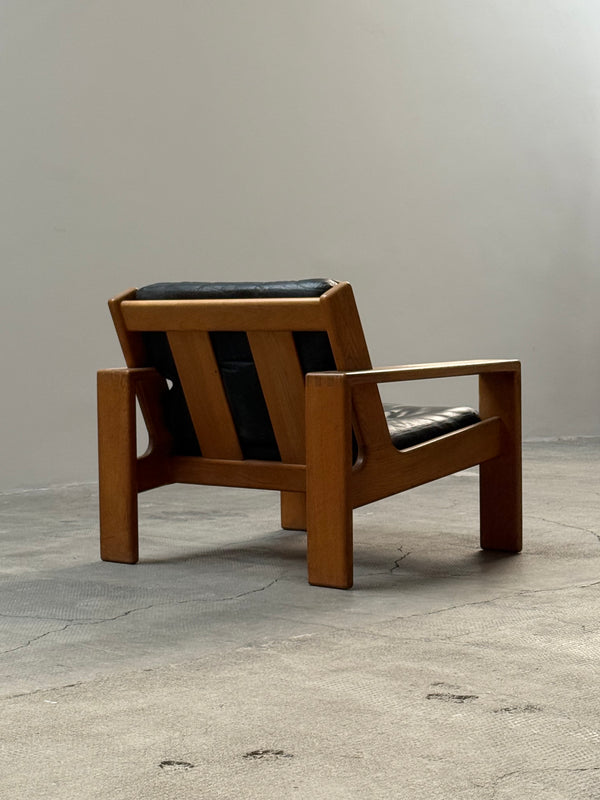 ESKO PAJAMIES FOR ASKO „BONANZA“ ARMCHAIR OAK LEATHER, FINLAND 1970s