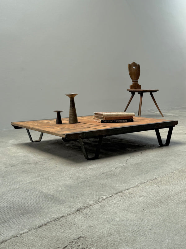 OLD VINTAGE INDUSTRIAL PALETTE COFFEE TABLE WOOD STEEL, GERMANY 1930s / 1940s