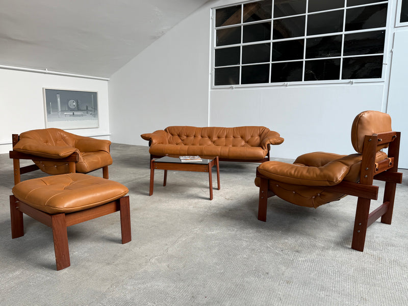 Percival Lafer MP-41 Set Sofa Sessel Ottoman Couchtisch Cognac Leder, Brasilien 1970er Jahre