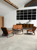 IKEA „BADEN“ BAMBOO COGNAC LEATHER SEATING GROUP 2 ARMCHAIRS, SOFA & COFFEE TABLE, SWEDEN 1970s