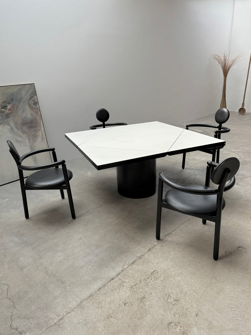 VICO MAGISTRETTI „PAN“ 4 LEATHER DINING CHAIRS & ERWIN NAGEL „QUADRONDO“ DINING TABLE ASH WOOD, 1980s