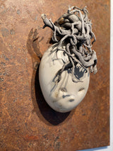 “EFEUGEIST” (THE IVY SPIRIT) BY KATRIN GEIGENMÜLLER – A MYSTICAL RAKU CERAMIC MASK