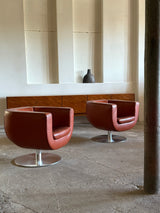 SET OF 2 JEFFREY BERNETT FOR B&B ITALIA „TULIP“ SWIVEL ARMCHAIRS IN LEATHER & STEEL, ITALY 2000s