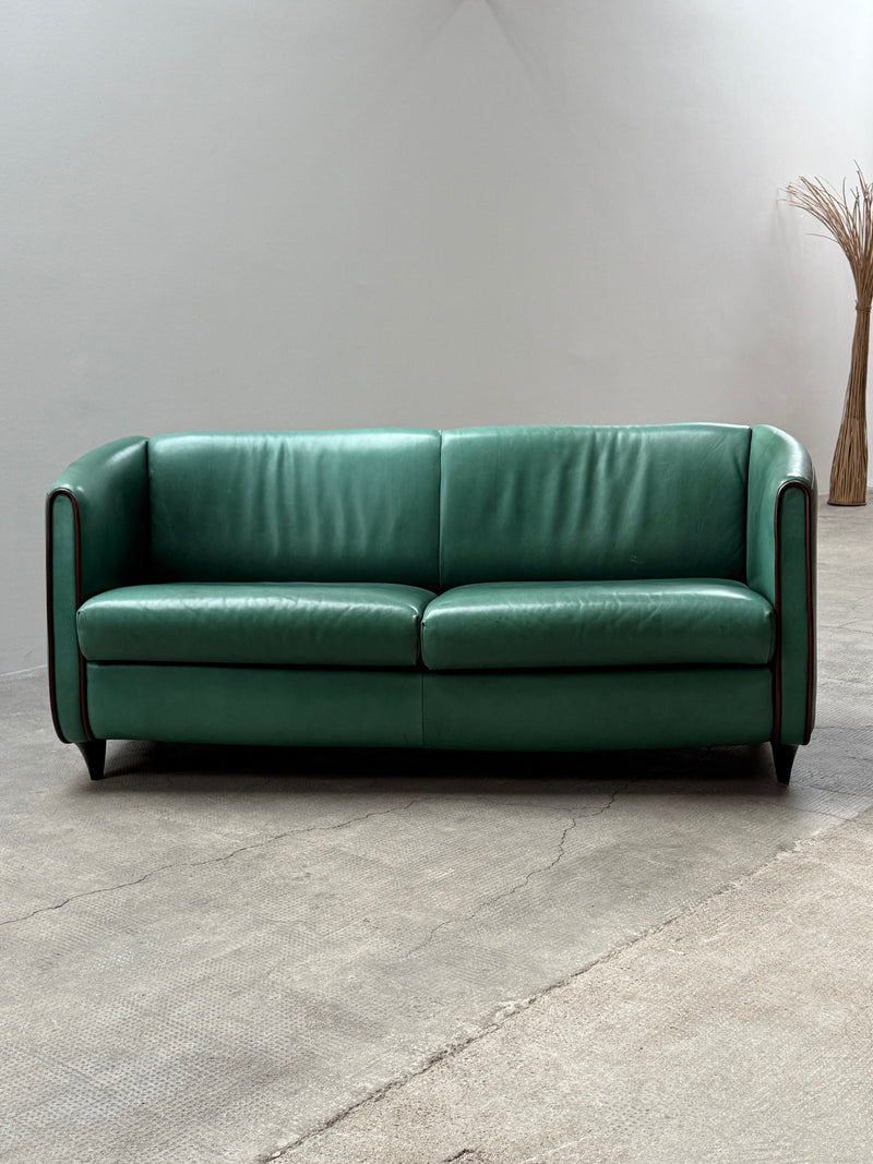 DE SEDE GREEN LEATHER ART DECO ROCKABILLY SOFA, SWITZERLAND 1970s