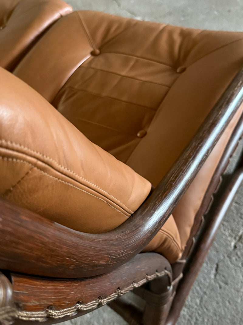 IKEA „BADEN“ BAMBOO COGNAC LEATHER SEATING GROUP 2 ARMCHAIRS, SOFA & COFFEE TABLE, SWEDEN 1970s