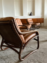 IKEA „BADEN“ BAMBOO COGNAC LEATHER SEATING GROUP 2 ARMCHAIRS, SOFA & COFFEE TABLE, SWEDEN 1970s