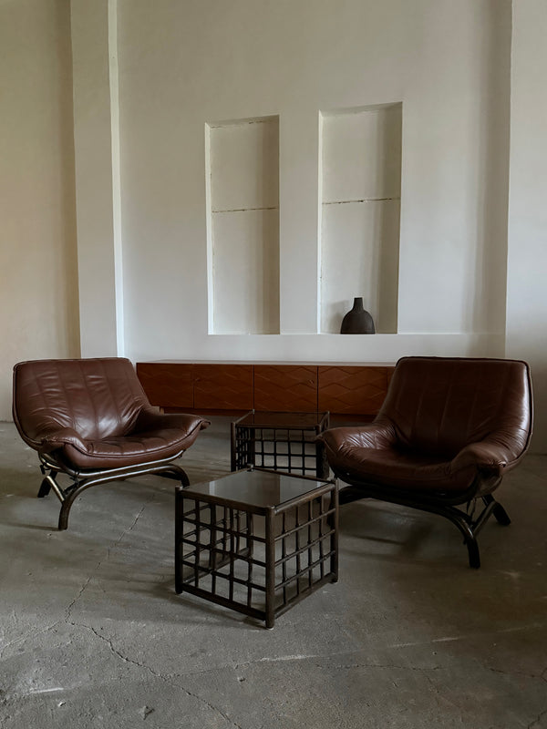 SET OF 2 BAMBOO BROWN LEATHER ARMCHAIRS & COFFEE TABLES, ITALY 1970s