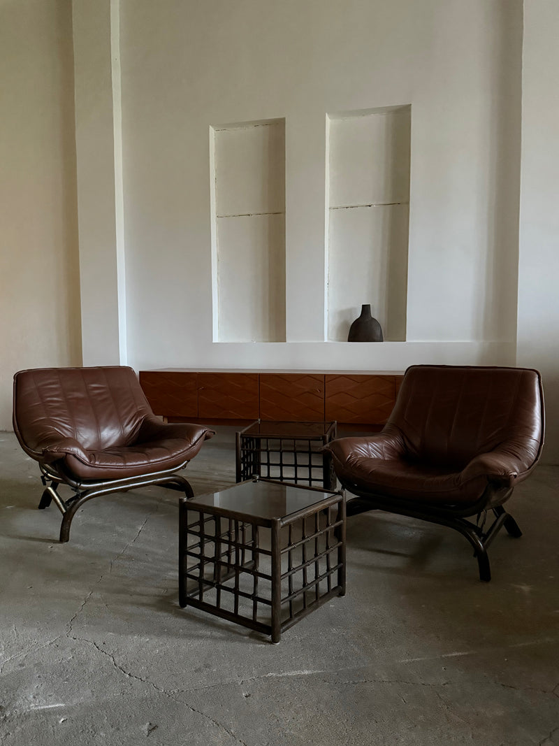 SET OF 2 BAMBOO BROWN LEATHER ARMCHAIRS & COFFEE TABLES, ITALY 1970s