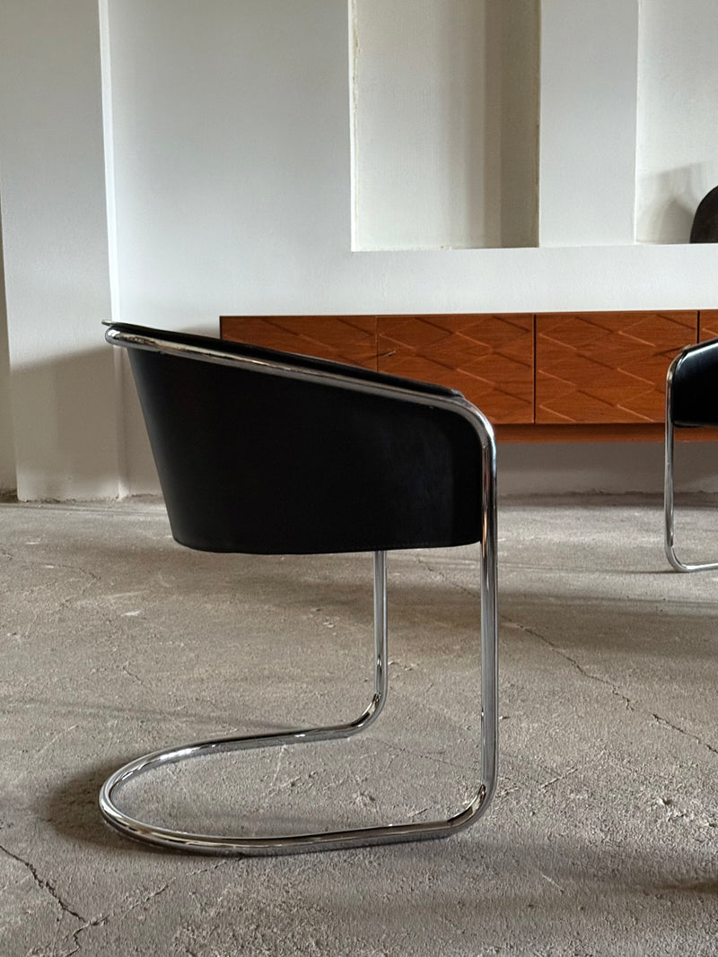 SET OF 4 ARRBEN „PAMELA“ CANTILEVER CHAIRS IN BLACK SADDLE LEATHER & TUBULAR STEEL, ITALY 1980s