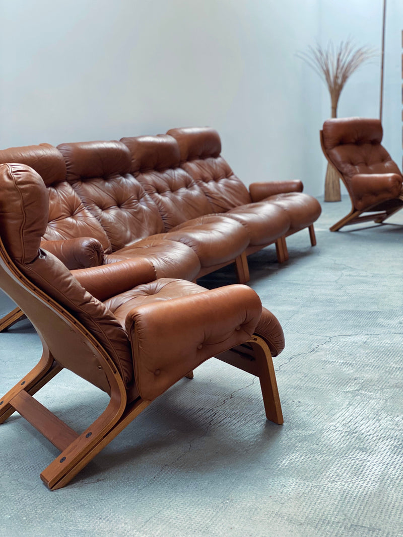 Elsa & Nordahl Solheim für Rykken & Co. Modular Sessel Sofa Sitzgruppe Teakholz Cognac Leder, Norwegen 1970er Jahre