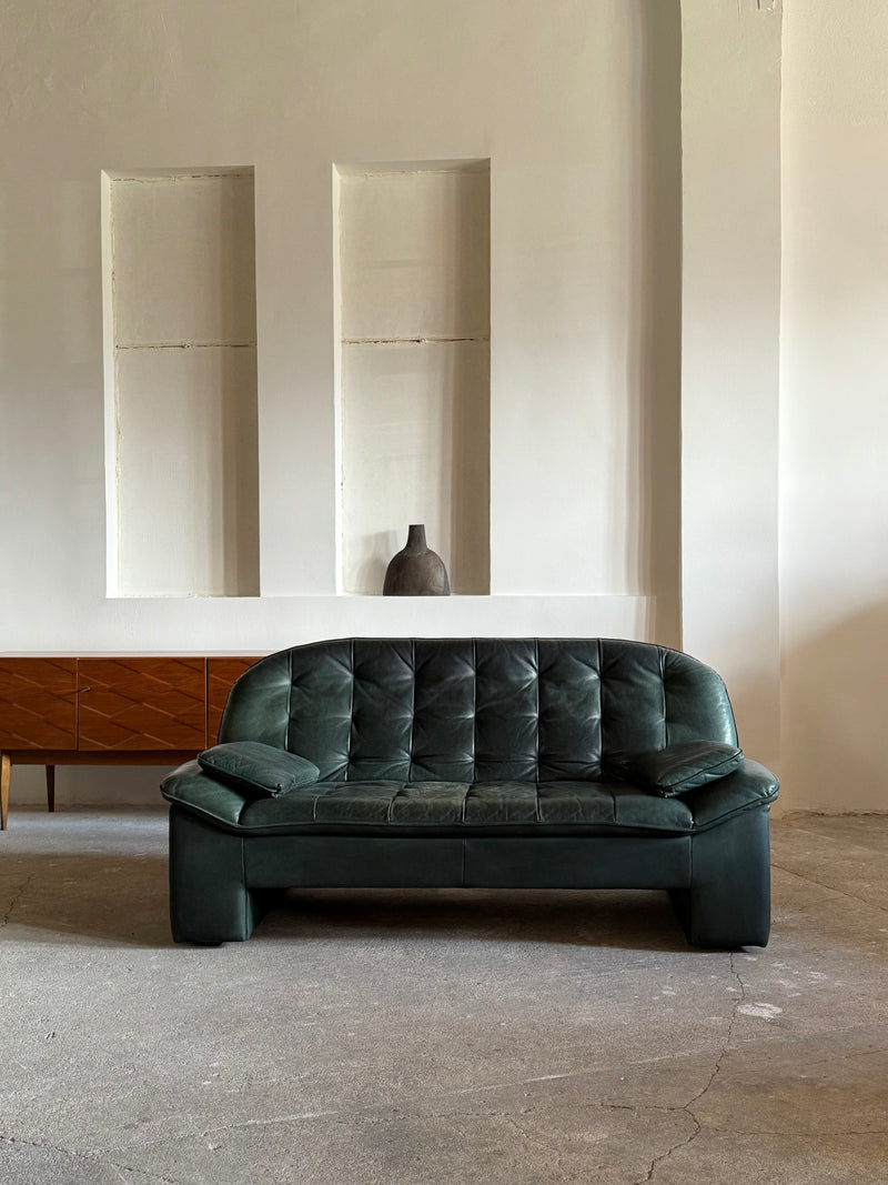 KNOLL SITZMÖBEL BRUTALIST ARMCHAIR & SOFA SET IN THICK GREEN LEATHER, GERMANY 1970s