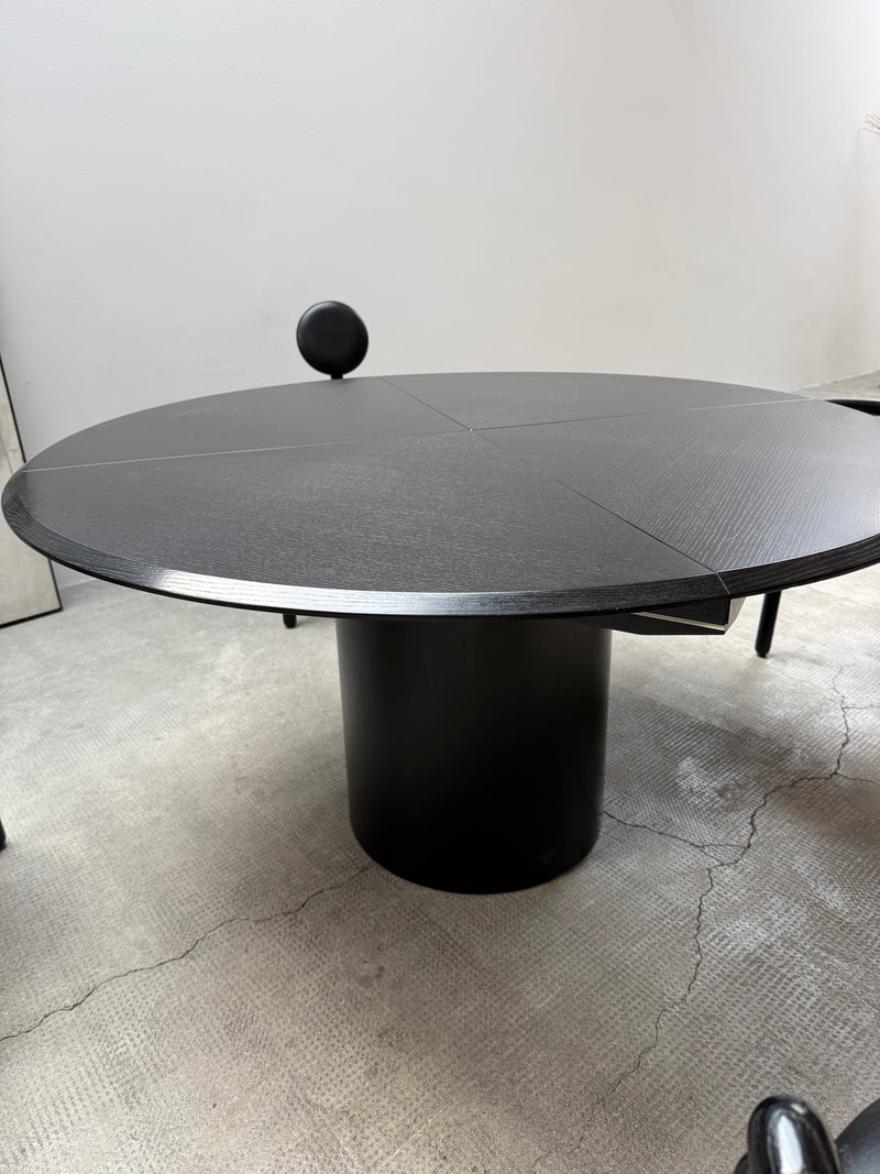 VICO MAGISTRETTI „PAN“ 4 LEATHER DINING CHAIRS & ERWIN NAGEL „QUADRONDO“ DINING TABLE ASH WOOD, 1980s
