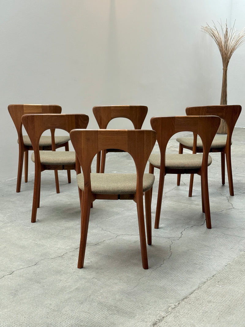 SET OF 6 NIELS KOEFOED FOR KOEFOED HORNSLET „PETER“ TEAK WOOD DINING CHAIRS, DENMARK 1950s