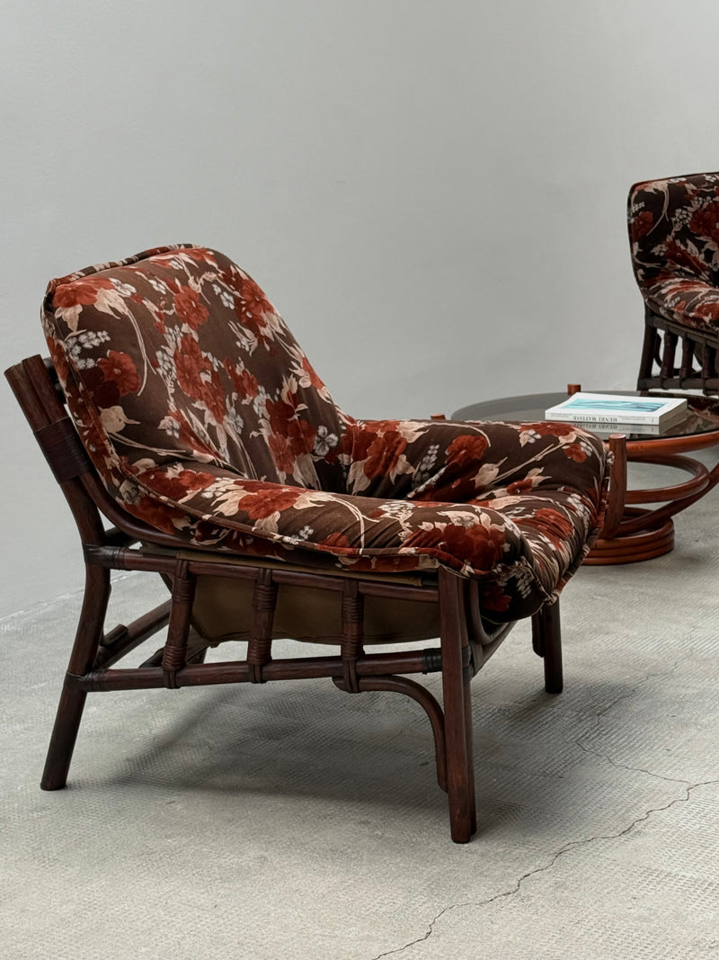 SET OF 2 BAMBOO CHAIRS WITH FLORAL PATTERN & COFFEE TABLE, ITALY 1970s