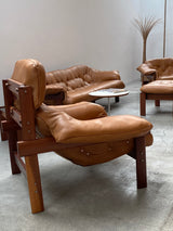 Percival Lafer MP-41 Set Sofa Sessel Ottoman Couchtisch Cognac Leder, Brasilien 1970er Jahre