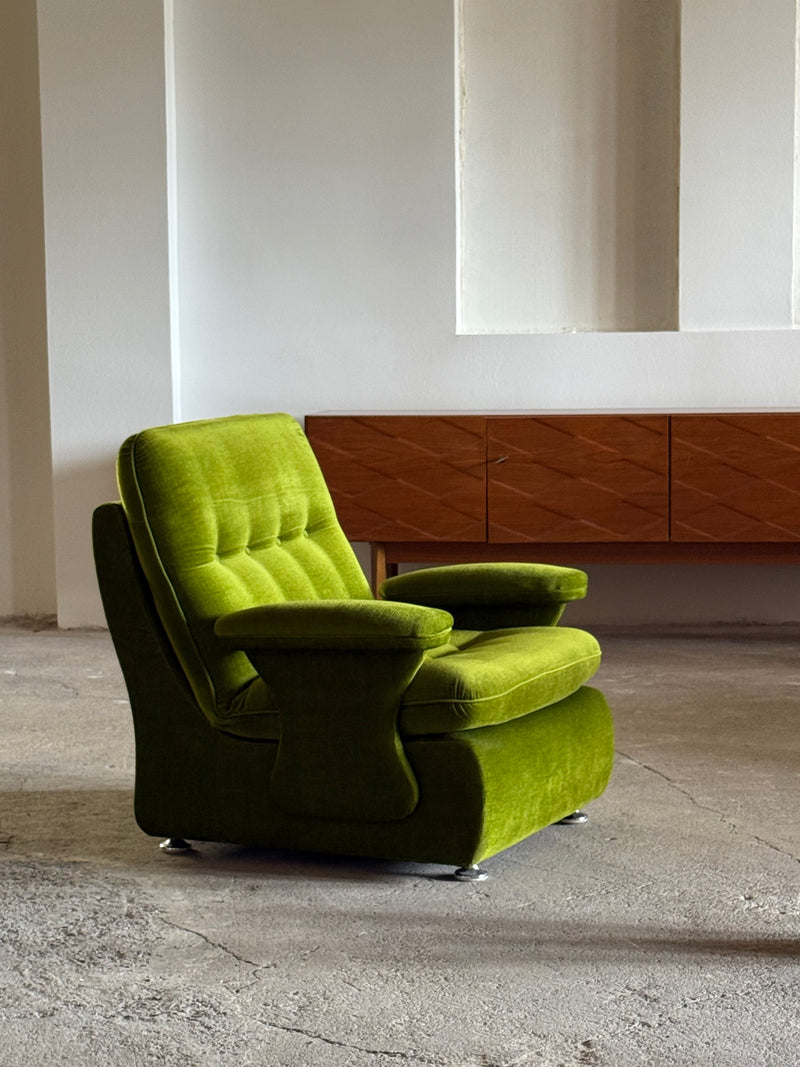 GREEN VELVET FUTURISM SPACE AGE ARMCHAIRS, GERMANY 1970s