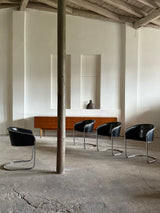 SET OF 4 ARRBEN „PAMELA“ CANTILEVER CHAIRS IN BLACK SADDLE LEATHER & TUBULAR STEEL, ITALY 1980s