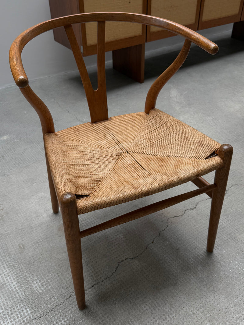 HANS WEGNER FOR CARL HANSEN & SONS „CH24“ WISHBONE CHAIRS OAK PAPERCORD EARLY EDITION, DENMARK 1950S
