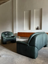 KNOLL SITZMÖBEL BRUTALIST ARMCHAIR & SOFA SET IN THICK GREEN LEATHER, GERMANY 1970s
