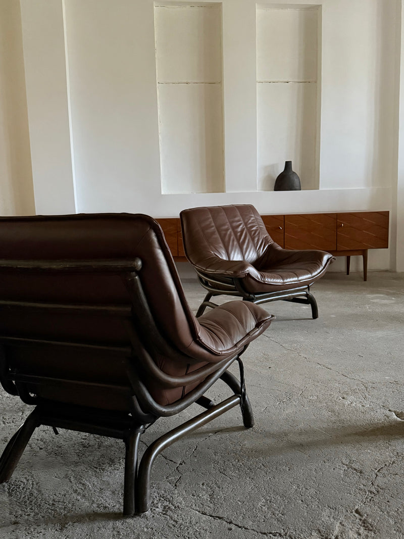 SET OF 2 BAMBOO BROWN LEATHER ARMCHAIRS & COFFEE TABLES, ITALY 1970s