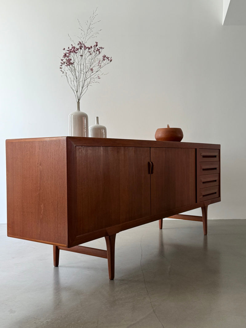 Ib-Kofod Larsen für Faarup Teak Holz Sideboard, Dänemark 1960er Jahre
