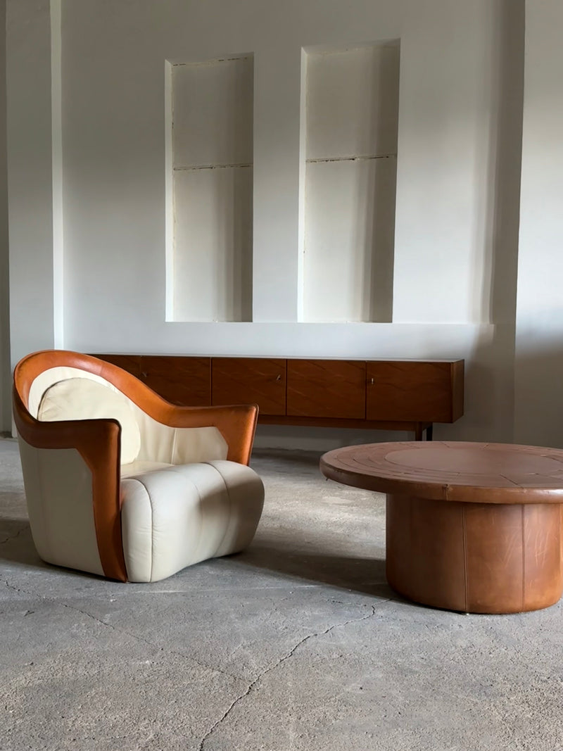 DE SEDE COFFEE TABLE COGNAC LEATHER, SWITZERLAND 1970s