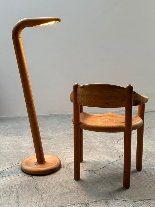 SCANDINAVIAN FLOOR LAMP SOLID PINE WOOD IM THE STYLE OF RAINER DAUMILLER, DENMARK 1970s