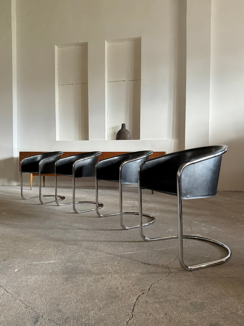 SET OF 4 ARRBEN „PAMELA“ CANTILEVER CHAIRS IN BLACK SADDLE LEATHER & TUBULAR STEEL, ITALY 1980s