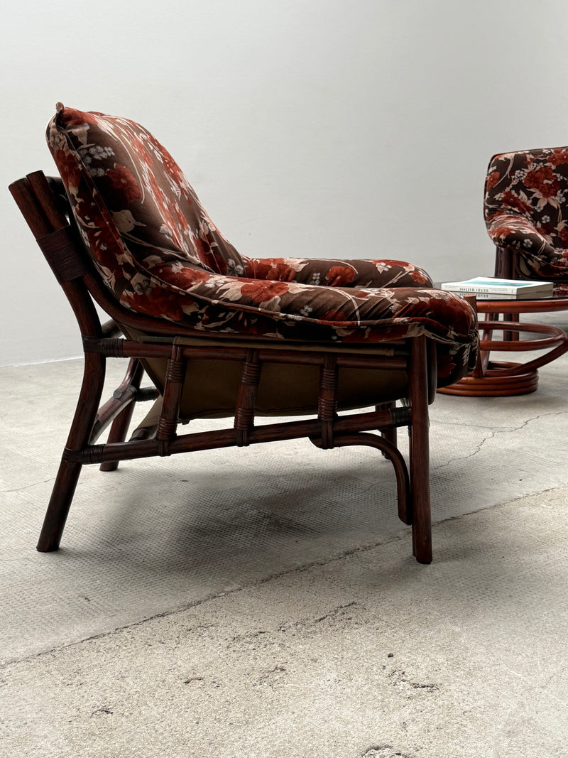 SET OF 2 BAMBOO CHAIRS WITH FLORAL PATTERN & COFFEE TABLE, ITALY 1970s