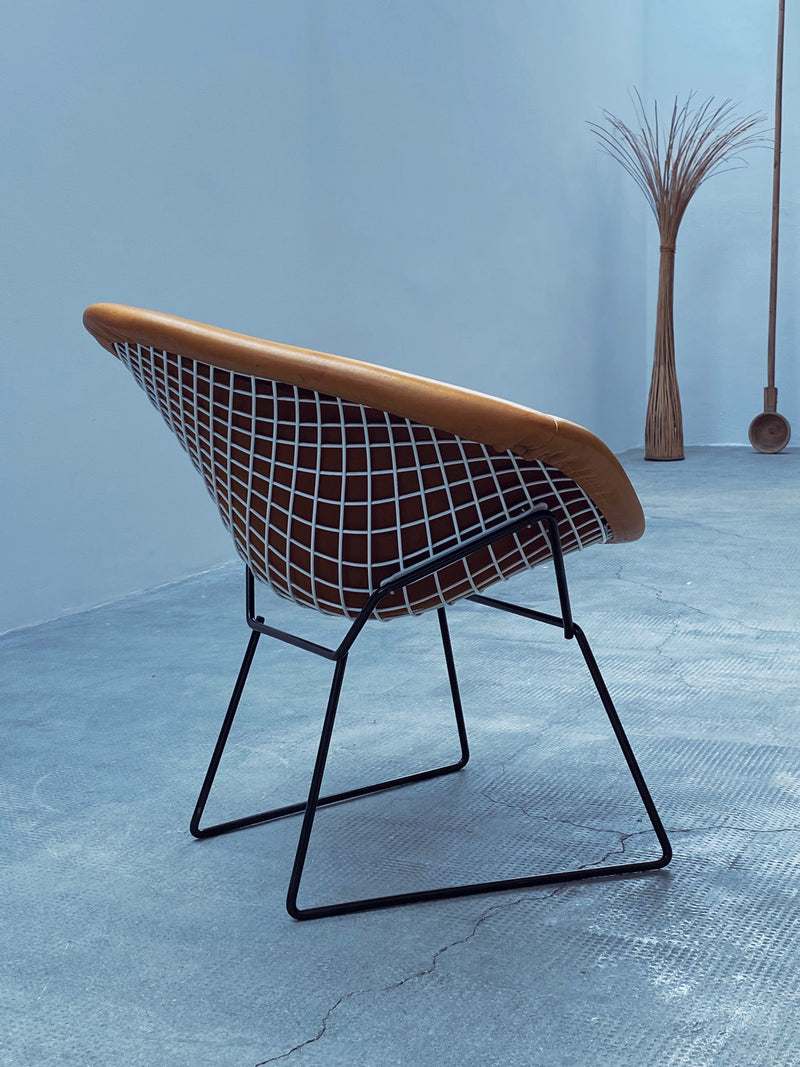 Harry Bertoia für Knoll International „Diamond Chair“ mit cognacfarbenem Lederbezug 1960er Jahre