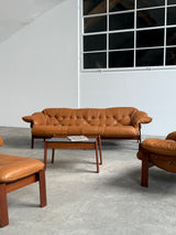 Percival Lafer MP-41 Set Sofa Sessel Ottoman Couchtisch Cognac Leder, Brasilien 1970er Jahre