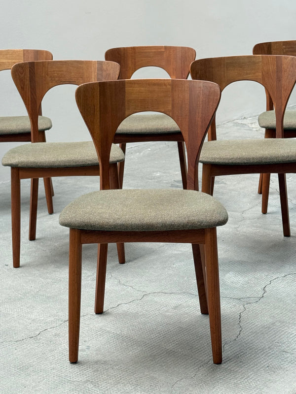 SET OF 6 NIELS KOEFOED FOR KOEFOED HORNSLET „PETER“ TEAK WOOD DINING CHAIRS, DENMARK 1950s