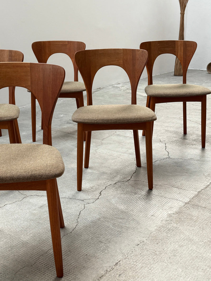 SET OF 6 NIELS KOEFOED FOR KOEFOED HORNSLET „PETER“ TEAK WOOD DINING CHAIRS, DENMARK 1950s