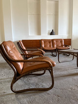 IKEA „BADEN“ BAMBOO COGNAC LEATHER SEATING GROUP 2 ARMCHAIRS, SOFA & COFFEE TABLE, SWEDEN 1970s