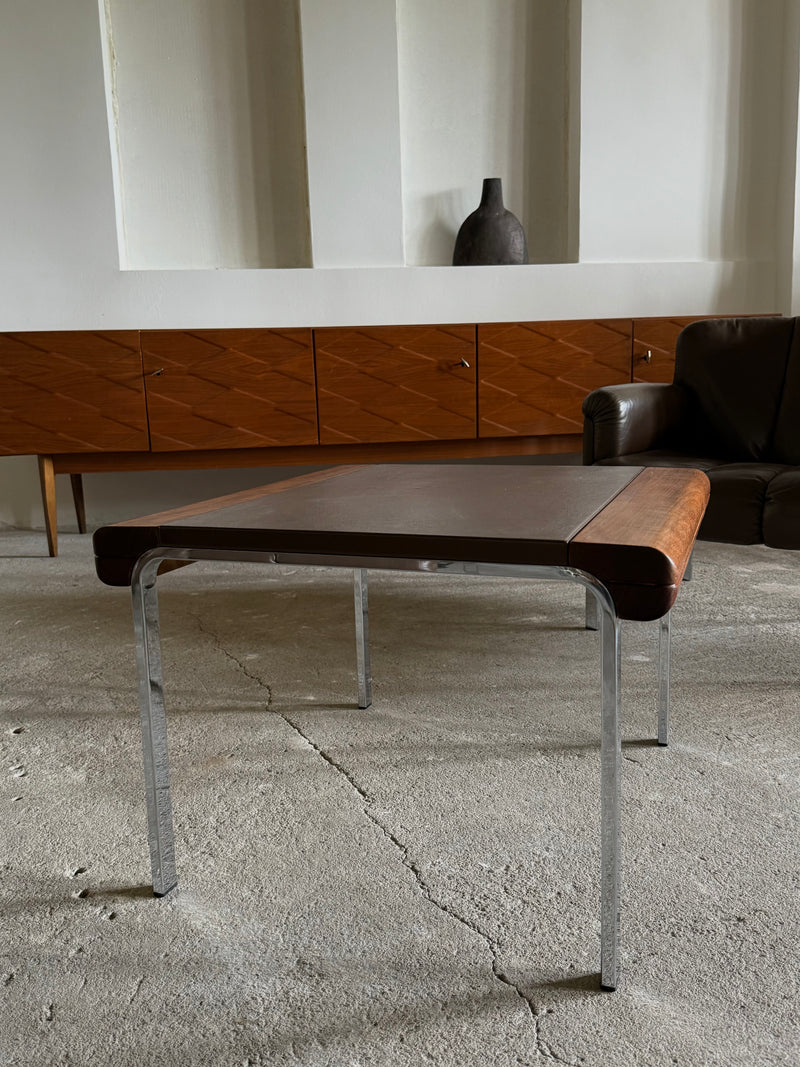 SET OF 2 GIRSBERGER EUROCHAIR ARMCHAIRS BROWN LEATHER CHROMED STEEL & COFFEE TABLE, GERMANY 1970s