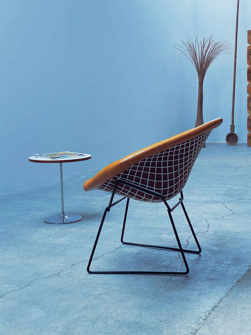 Harry Bertoia für Knoll International „Diamond Chair“ mit cognacfarbenem Lederbezug 1960er Jahre