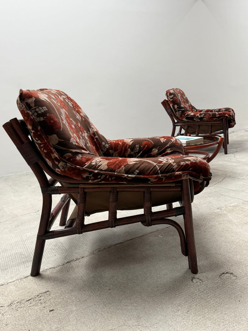 SET OF 2 BAMBOO CHAIRS WITH FLORAL PATTERN & COFFEE TABLE, ITALY 1970s