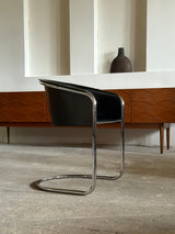 SET OF 4 ARRBEN „PAMELA“ CANTILEVER CHAIRS IN BLACK SADDLE LEATHER & TUBULAR STEEL, ITALY 1980s