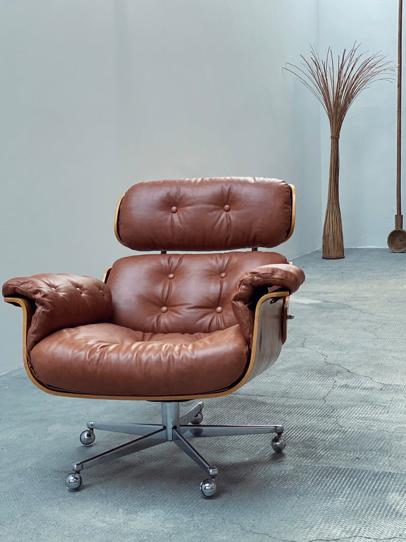 Martin Stoll für Giroflex „Lounge Chair“ mit Ottoman Cognac Leder Chrom Schweiz 1960er Jahre